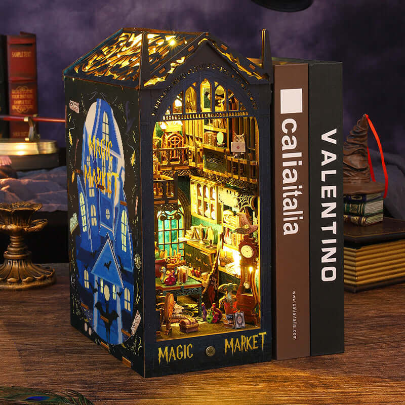 Magic Market Book Nook | Miniacraft (Music Box)