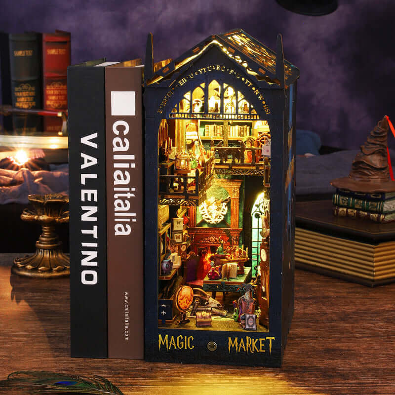 Magic Market Book Nook | Miniacraft (Music Box)